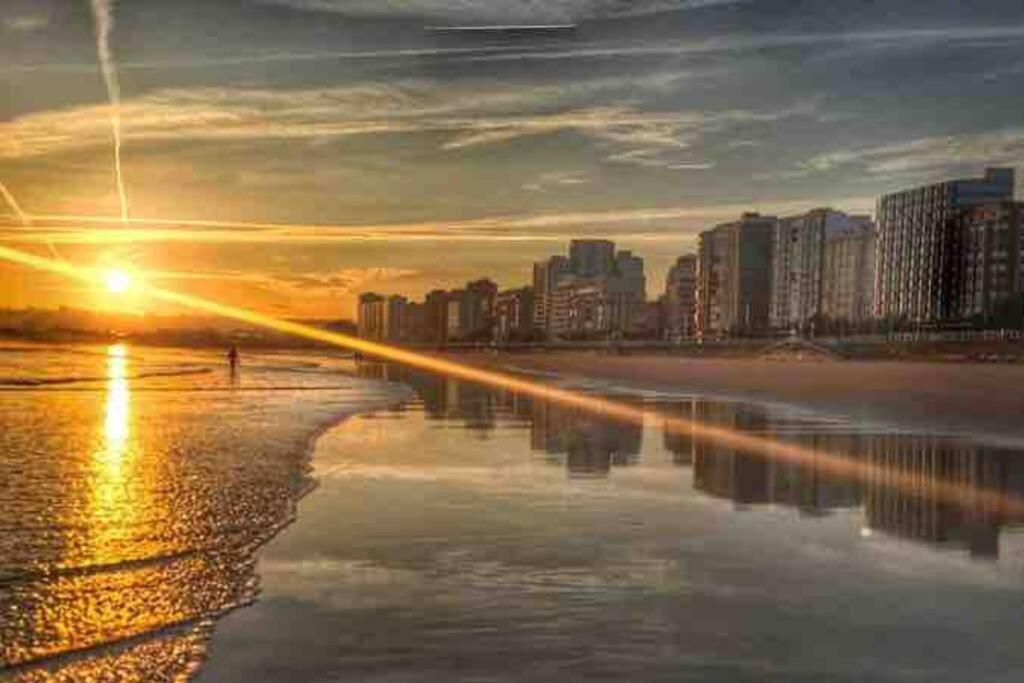 Apartamento A 100Metros De La Playa De San Lorenzo Gijón Exteriér fotografie